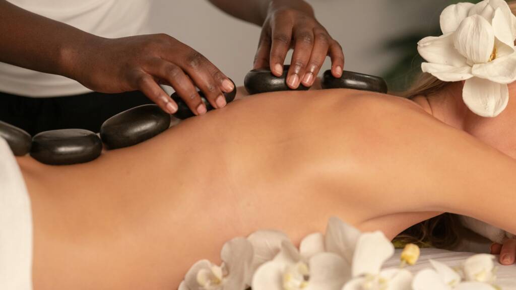 Massage pierre chaude